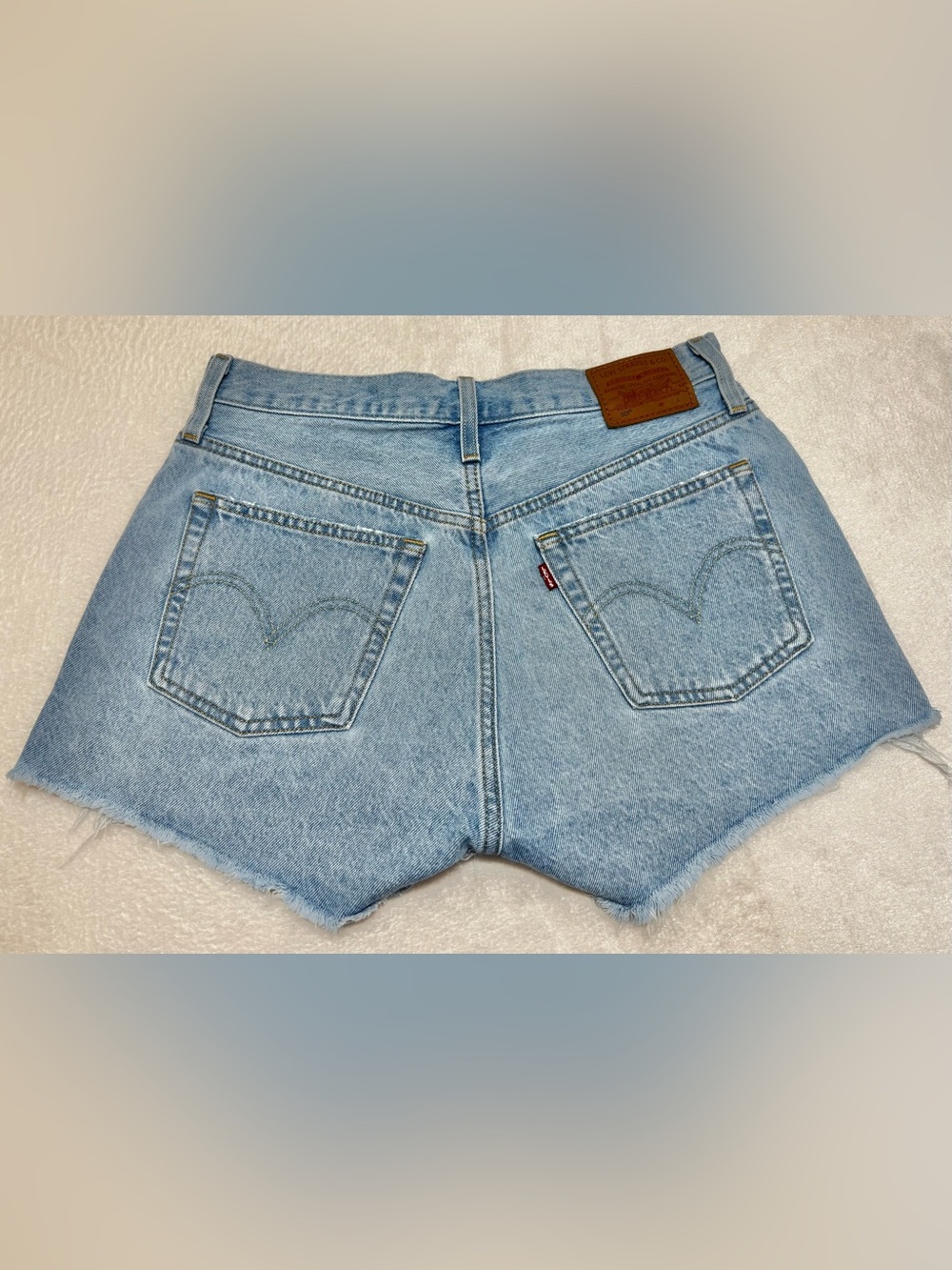 Levi's Original 501 Light Blue High-Rise Cutoff Denim Shorts Size 28 - Picture 4 of 13